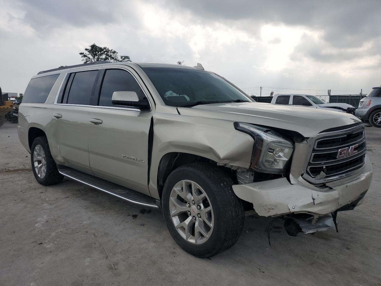 1GKS2FKC8GR238413 2016 GMC Yukon Xl K1500 Sle