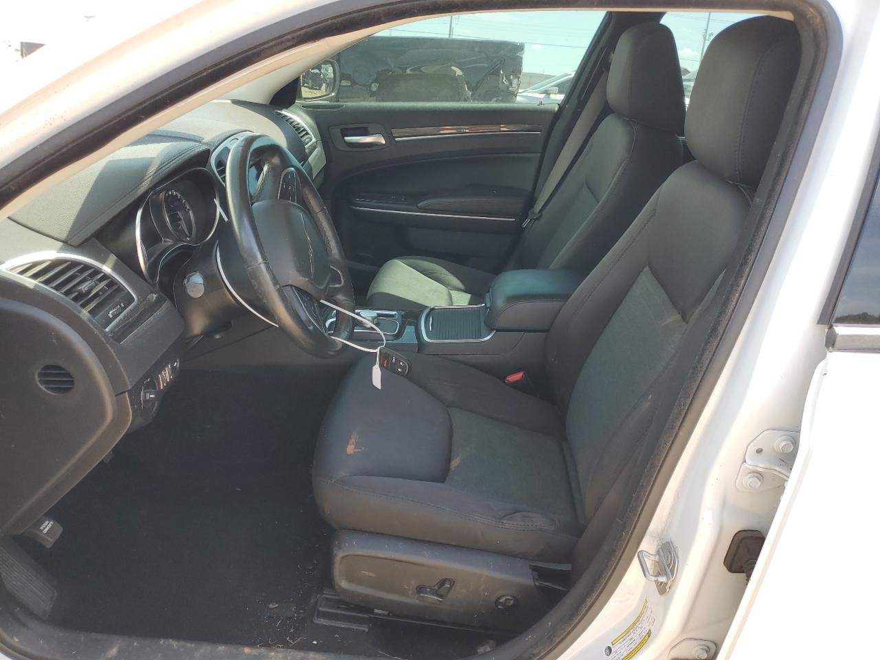 2C3CCAAG3KH760822 2019 Chrysler 300 Touring