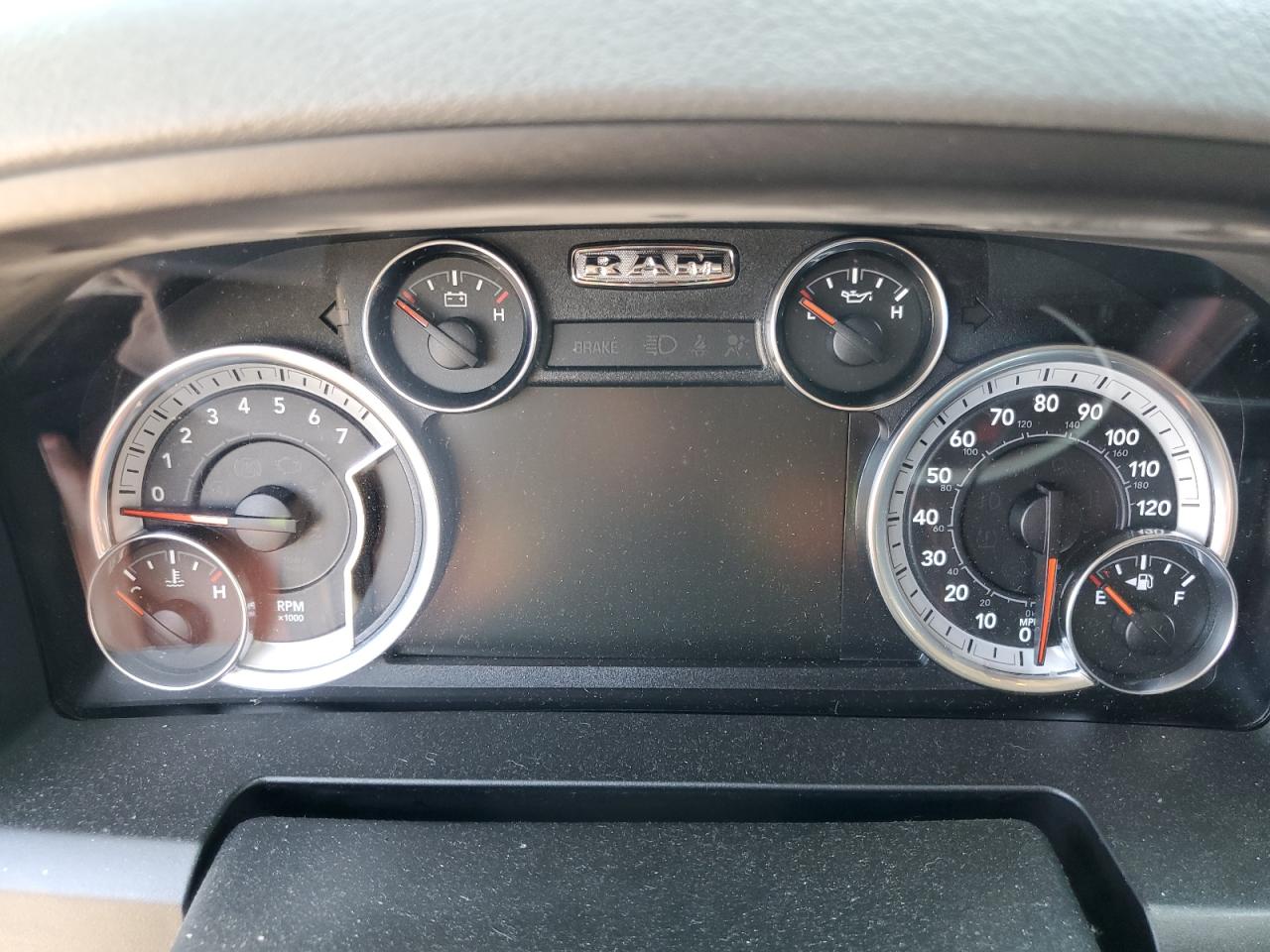 1C6RR7LG0HS858574 2017 Ram 1500 Slt