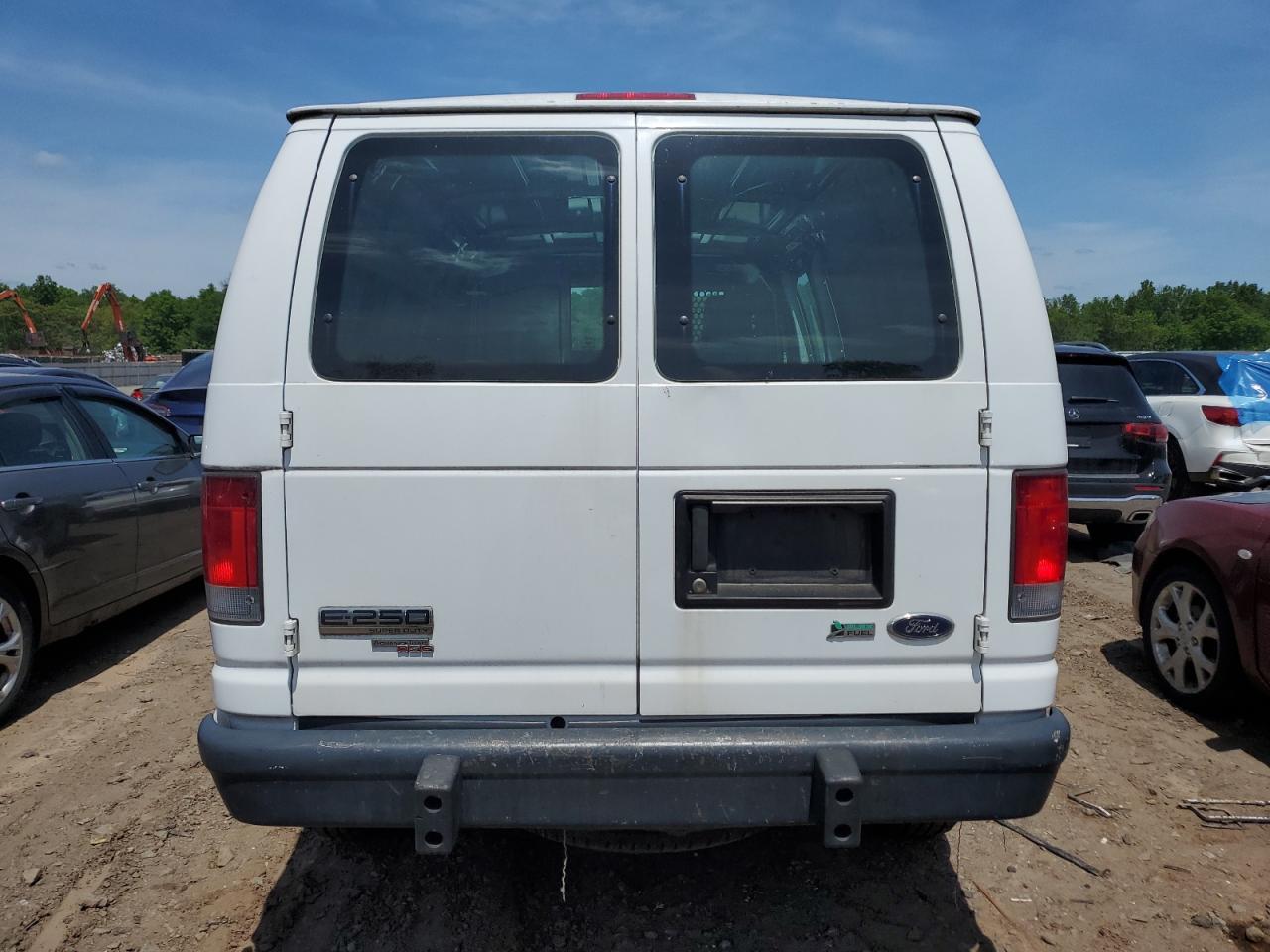 1FTNE2EW7EDA69901 2014 Ford Econoline E250 Van