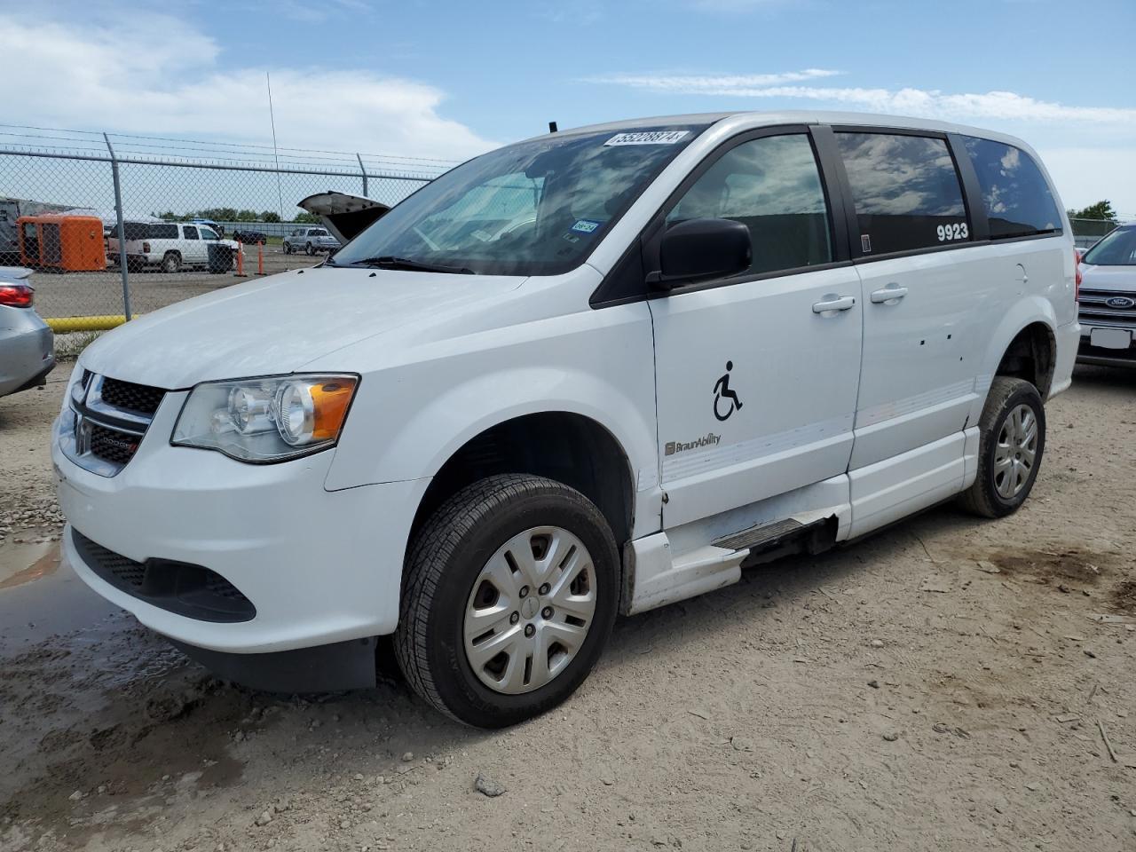 2C7WDGBG4JR209866 2018 Dodge Grand Caravan Se