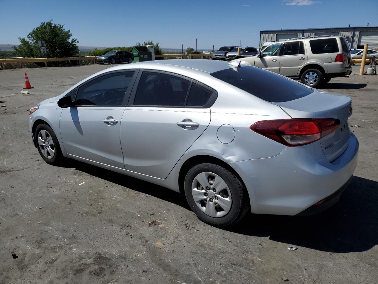 3KPFL4A76HE123843 2017 Kia Forte Lx