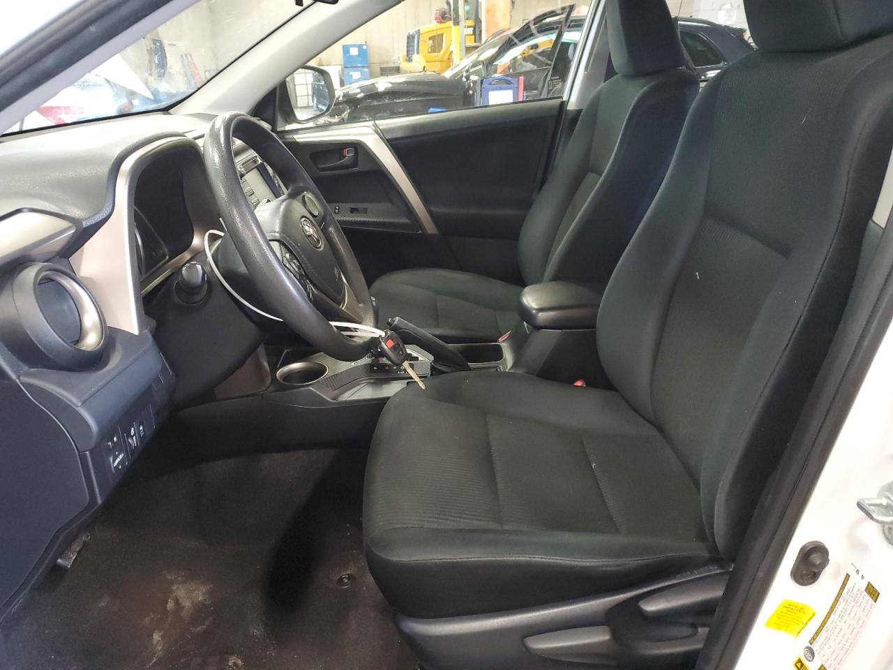 JTMZFREV3FD046485 2015 Toyota Rav4 Le