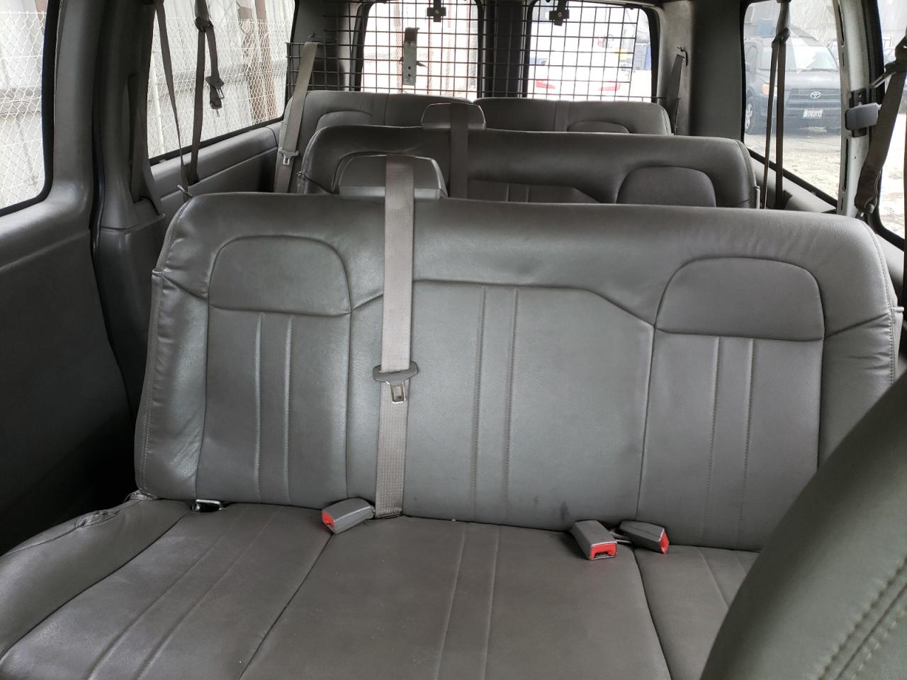 1GAWGPFFXF1262629 2015 Chevrolet Express G2500 Ls