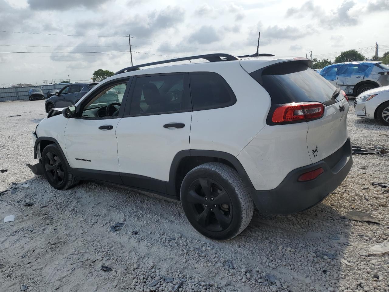 1C4PJLABXGW377245 2016 Jeep Cherokee Sport