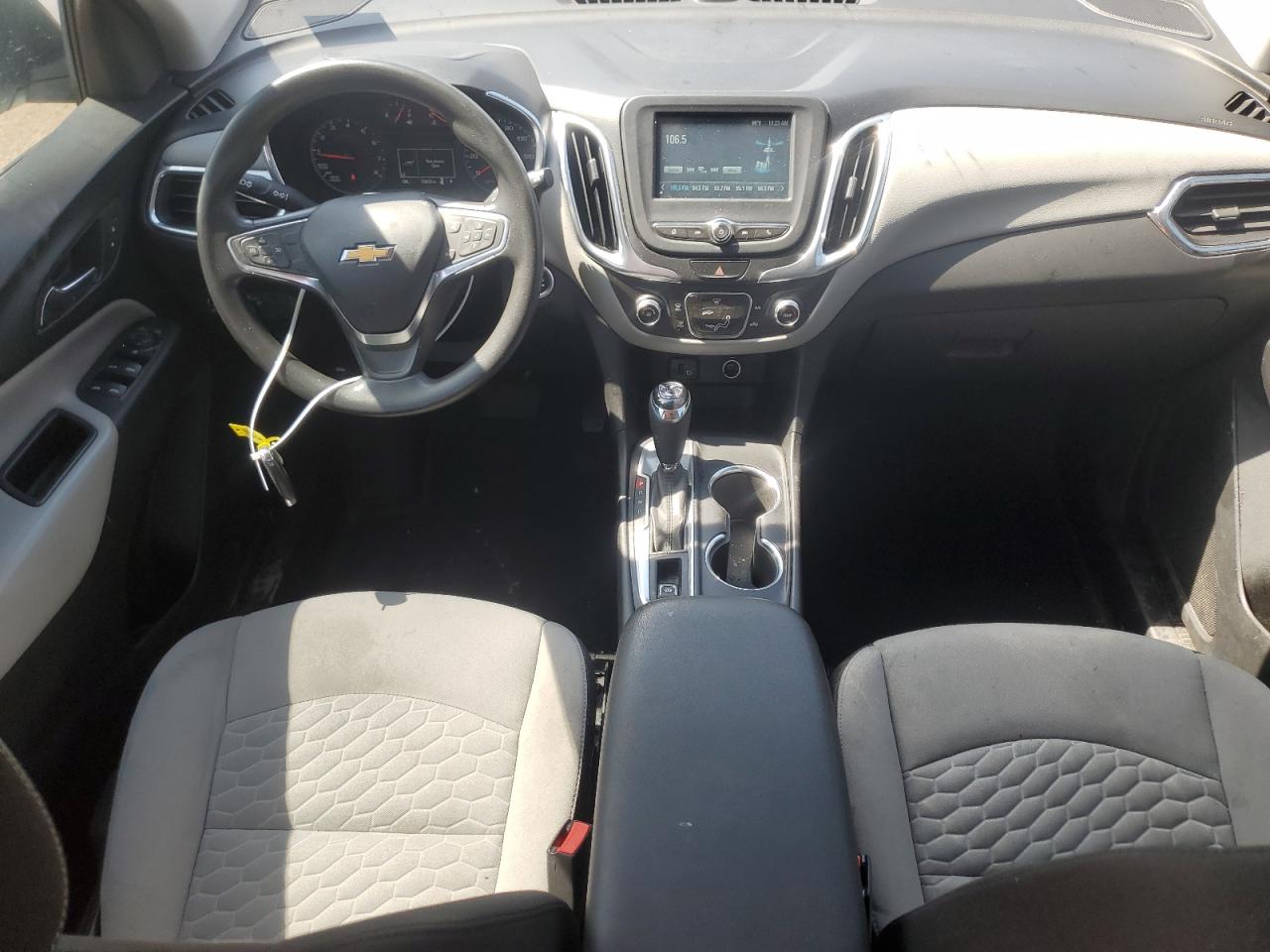 2GNAXHEV9J6310800 2018 Chevrolet Equinox Ls
