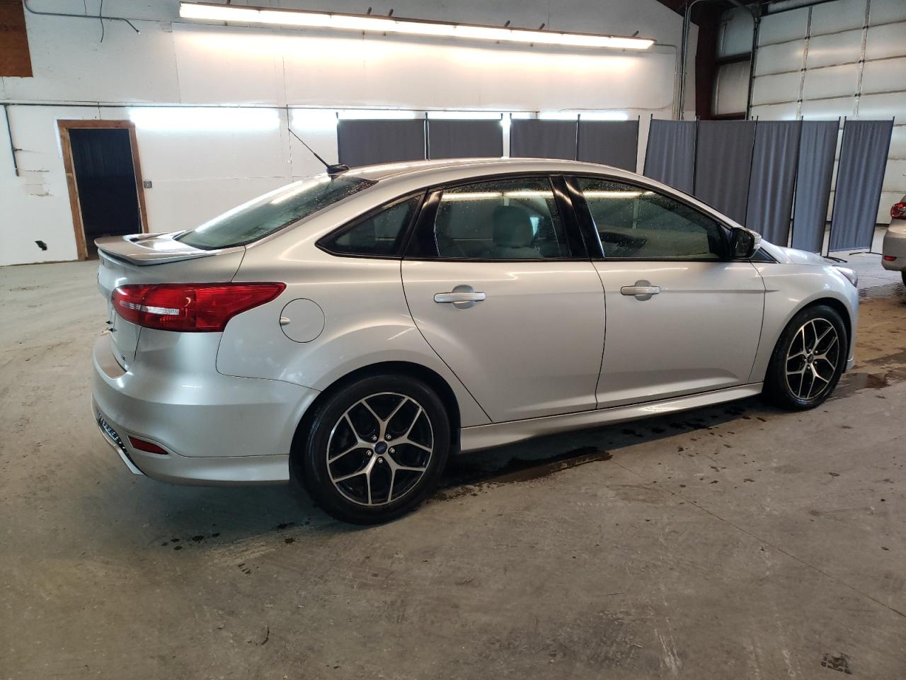 2015 Ford Focus Se vin: 1FADP3F26FL213233