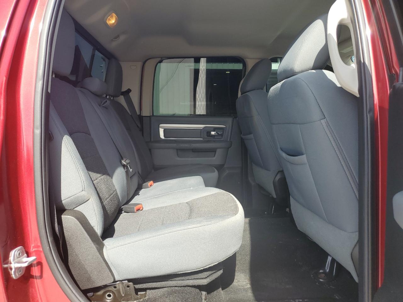 1C6RR7LG4ES133555 2014 Ram 1500 Slt