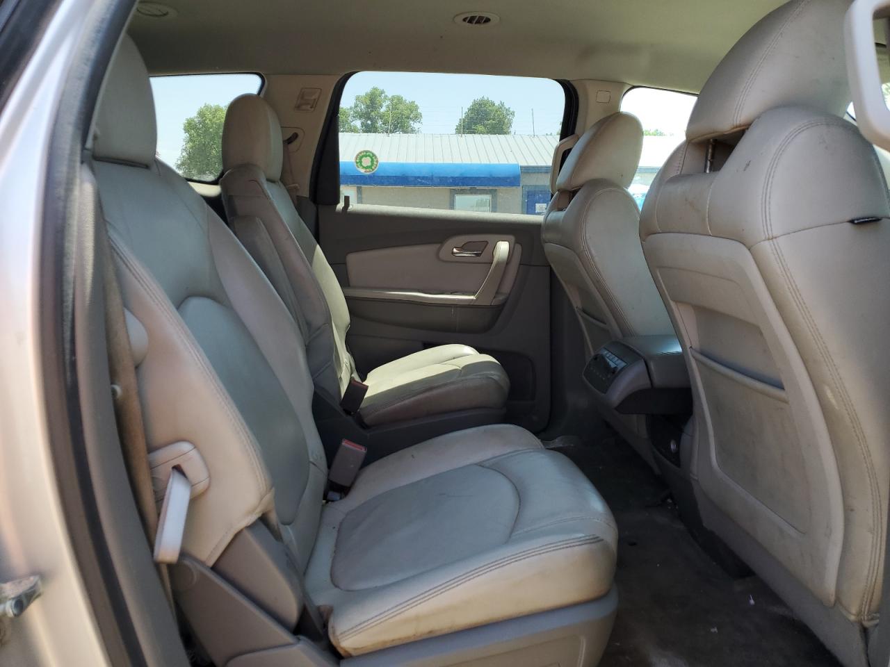 1GNKVJED7CJ114174 2012 Chevrolet Traverse Lt