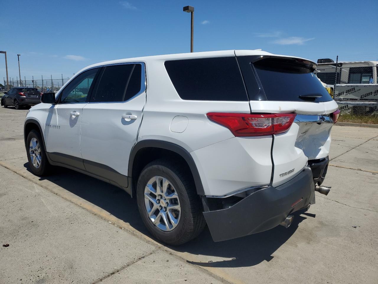 2019 Chevrolet Traverse Ls vin: 1GNERFKW3KJ162919