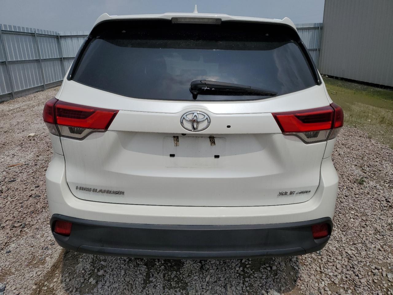 5TDJZRFH0KS953285 2019 Toyota Highlander Se