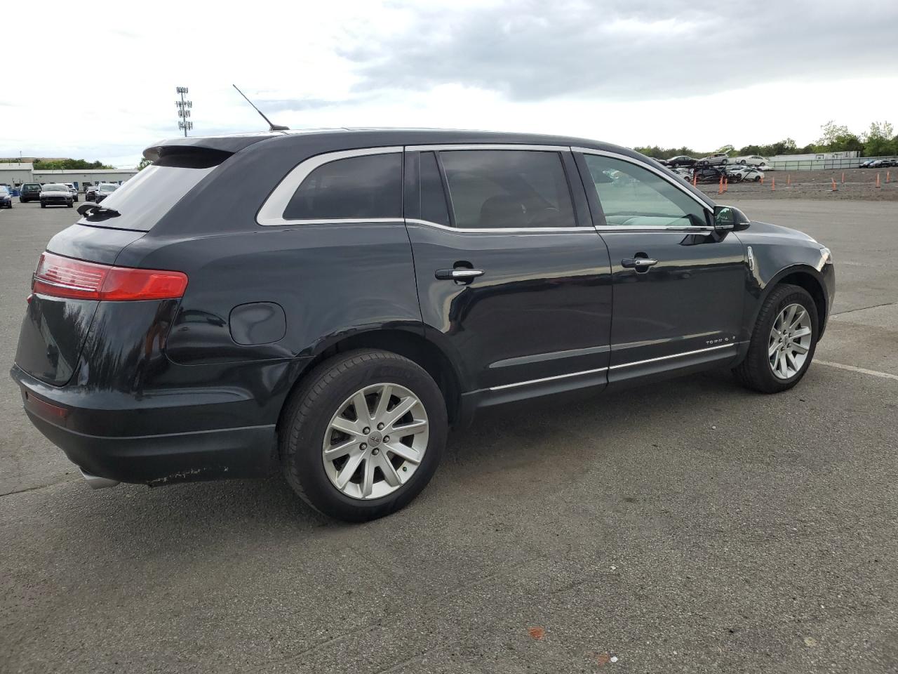 2LMHJ5NK5JBL01354 2018 Lincoln Mkt