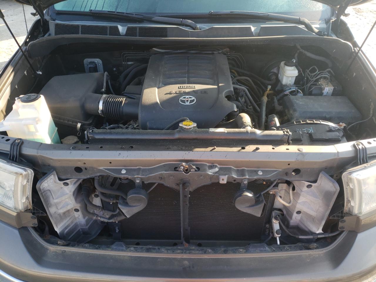 5TFEM5F13CX050698 2012 Toyota Tundra Crewmax Sr5