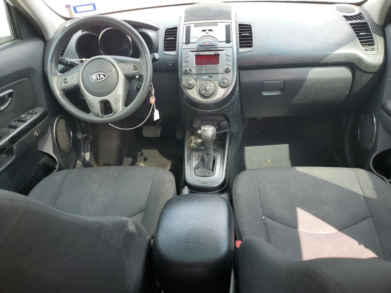 KNDJT2A28B7267100 2011 Kia Soul +