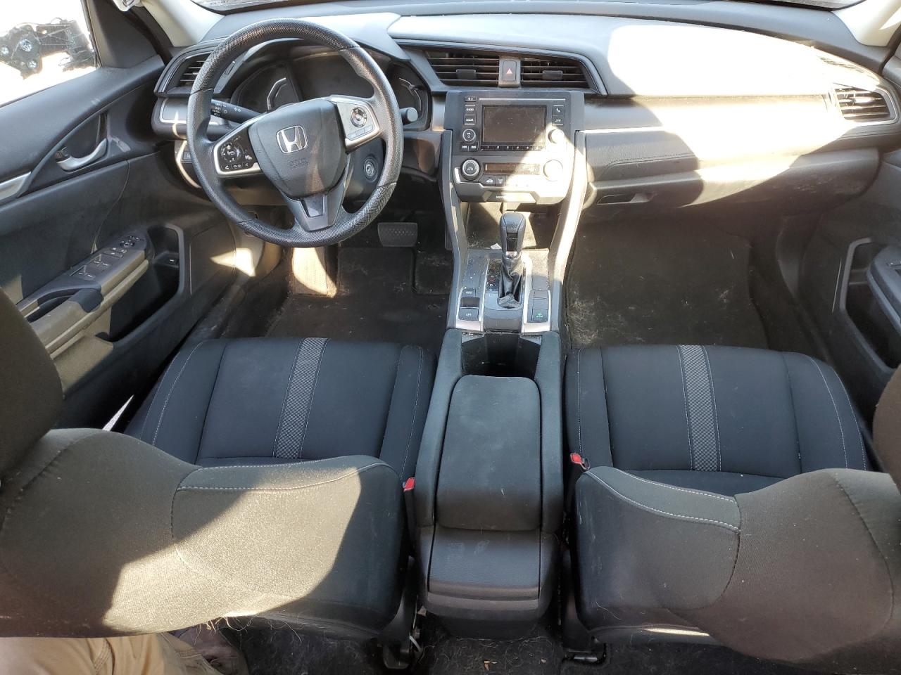 19XFC2F65KE010560 2019 Honda Civic Lx