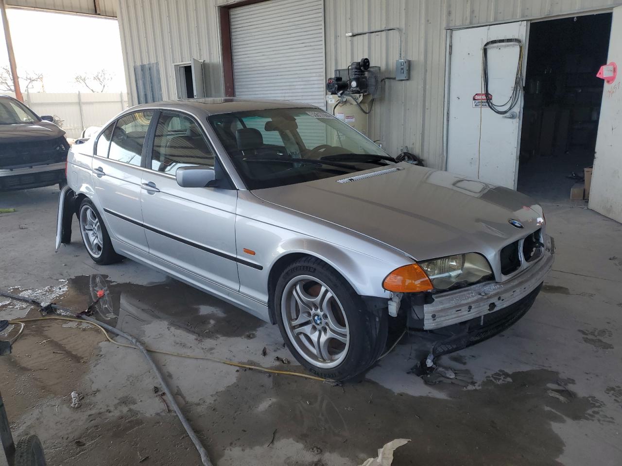 WBAAV53481FK46274 2001 BMW 330 I