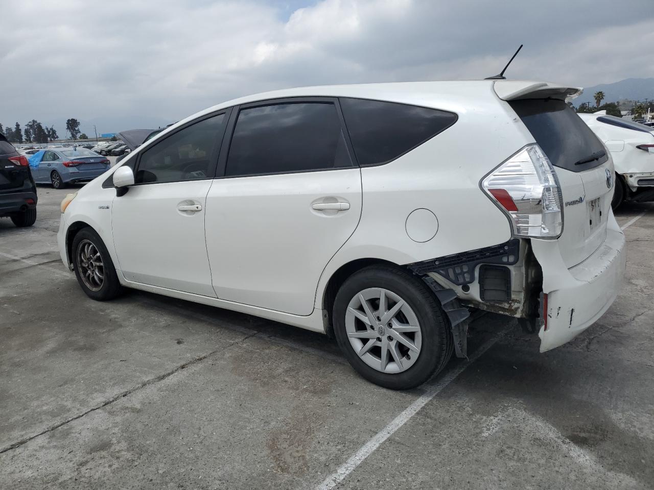 JTDZN3EU2D3193357 2013 Toyota Prius V