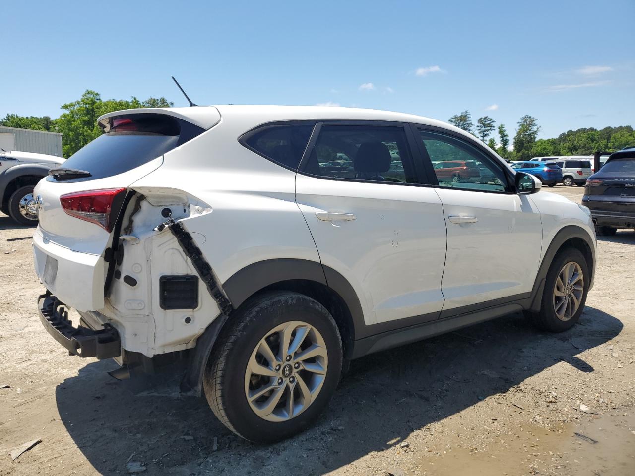 KM8J23A46JU667095 2018 Hyundai Tucson Se