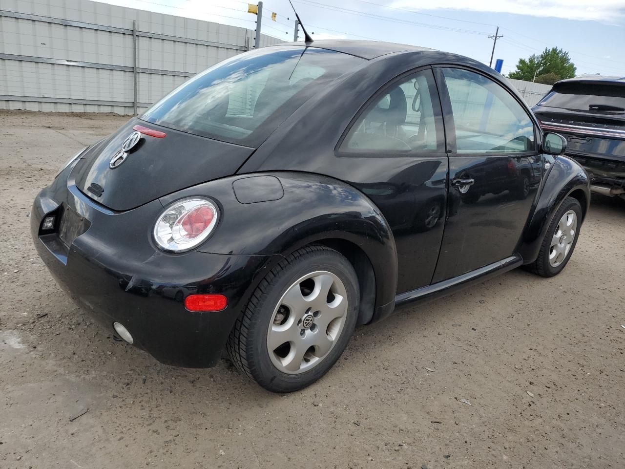 3VWCB21C52M401679 2002 Volkswagen New Beetle Gls