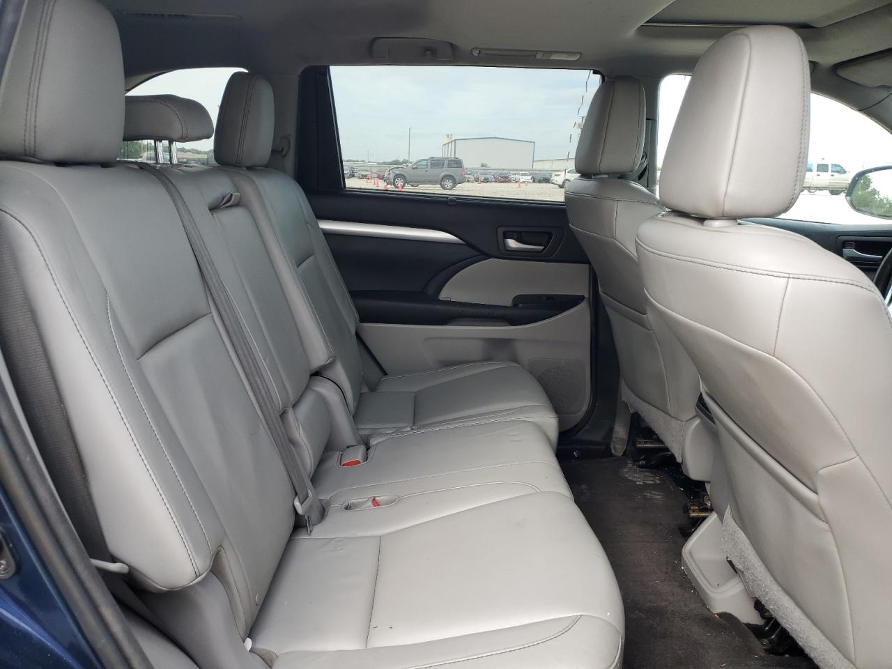 5TDJKRFH6FS141483 2015 Toyota Highlander Xle