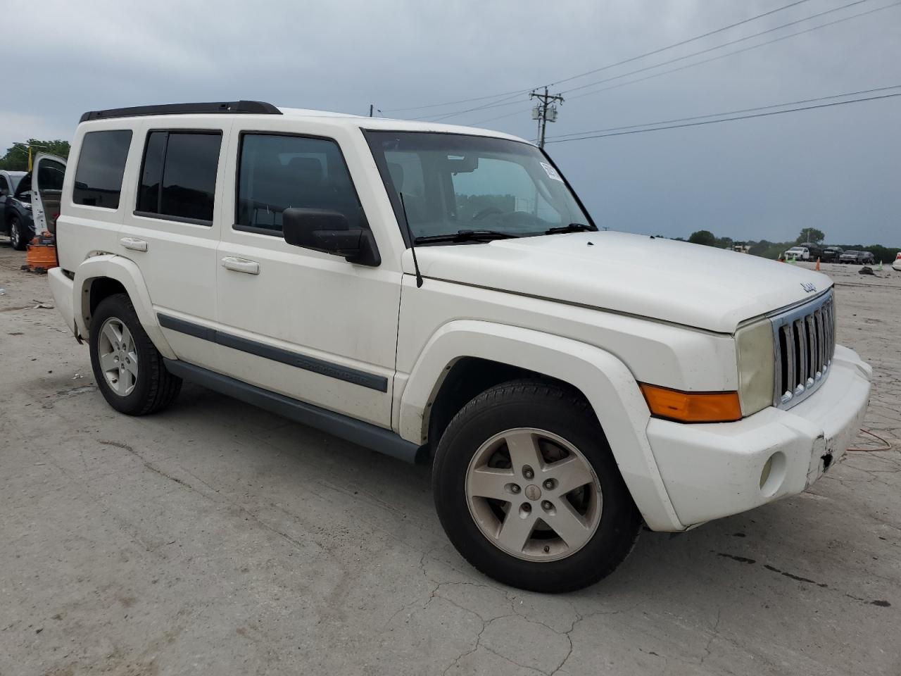 1J8HH48K58C115043 2008 Jeep Commander Sport