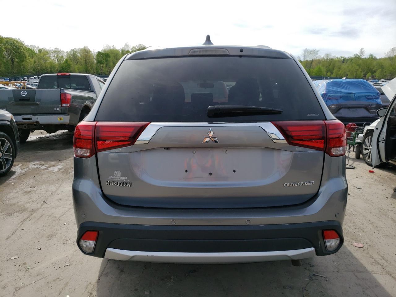 JA4AZ2A31HZ000640 2017 Mitsubishi Outlander Es