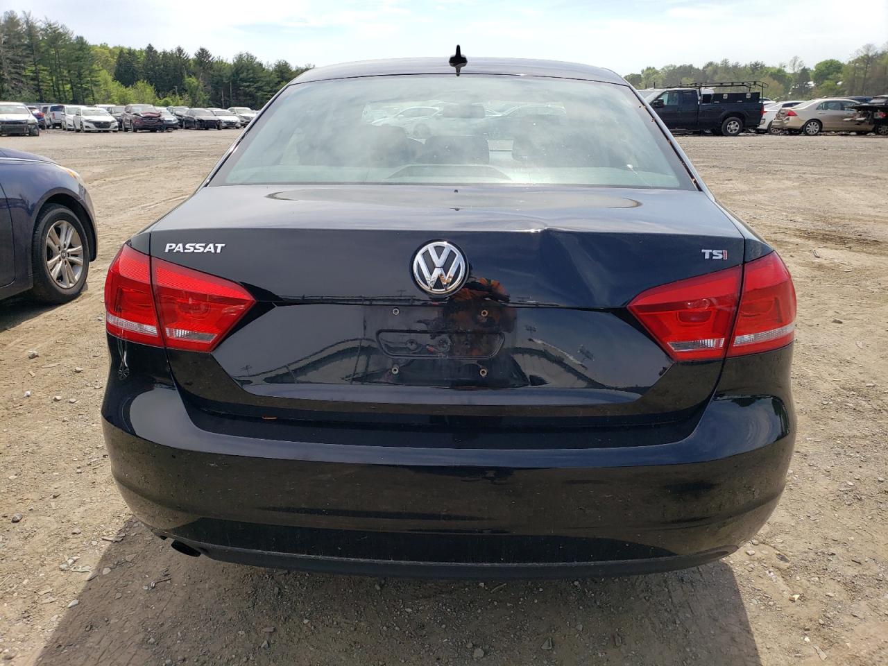 2015 Volkswagen Passat S vin: 1VWAT7A39FC106917