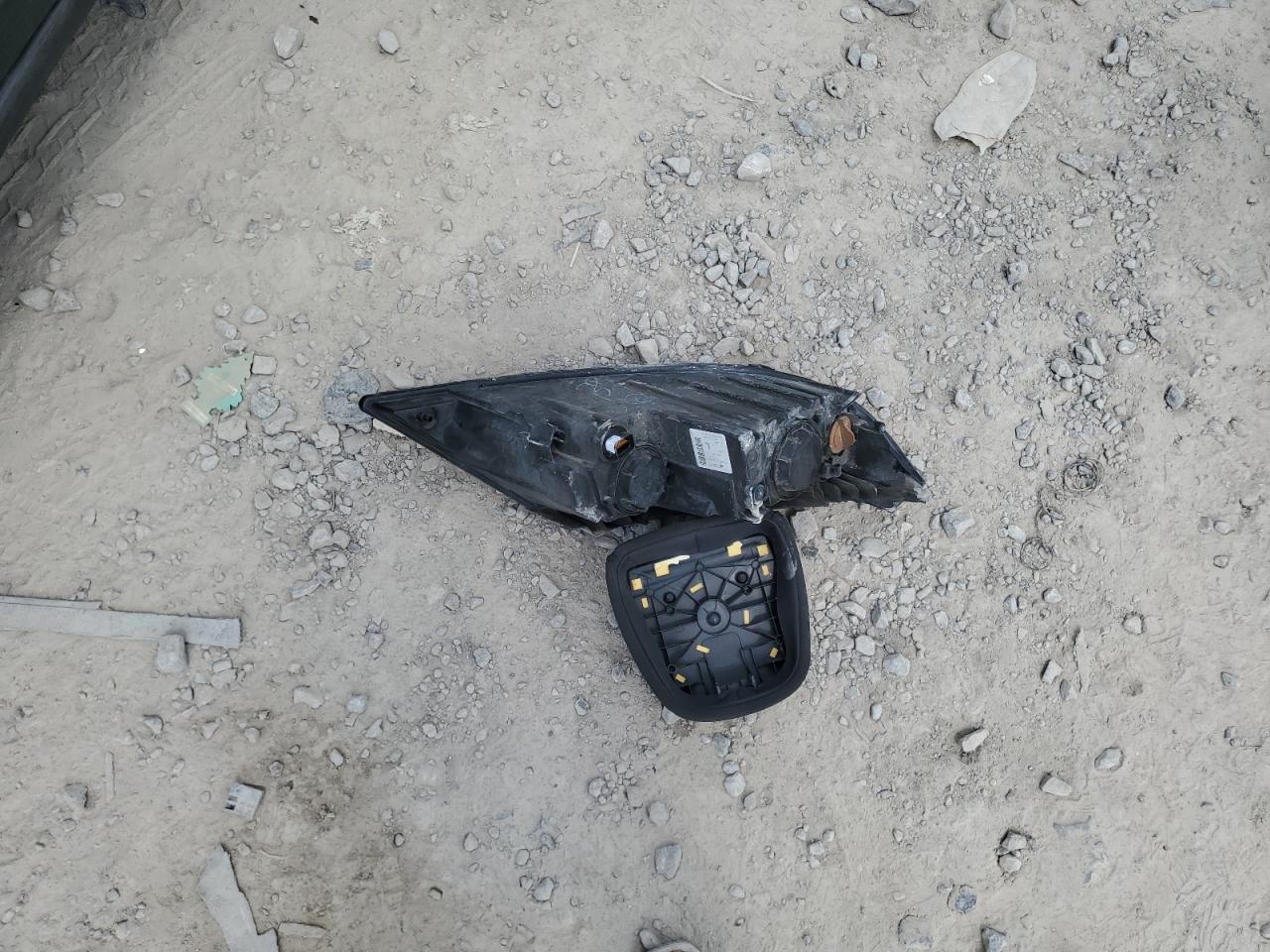 5XYKT3A11CG202935 2012 Kia Sorento Base