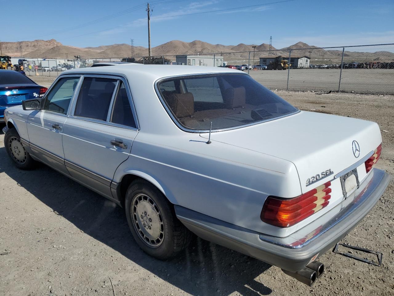 WDBCA35D5JA406521 1988 Mercedes-Benz 420 Sel