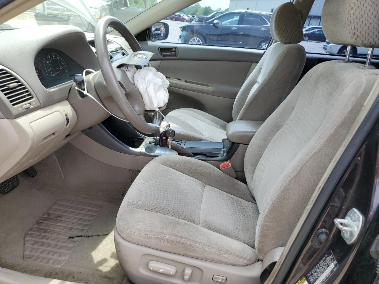 4T1BE32KX4U859925 2004 Toyota Camry Le