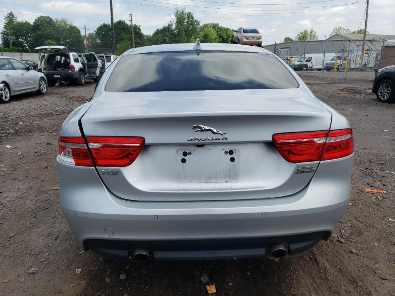 SAJAJ4FXXJCP34093 2018 Jaguar Xe Premium
