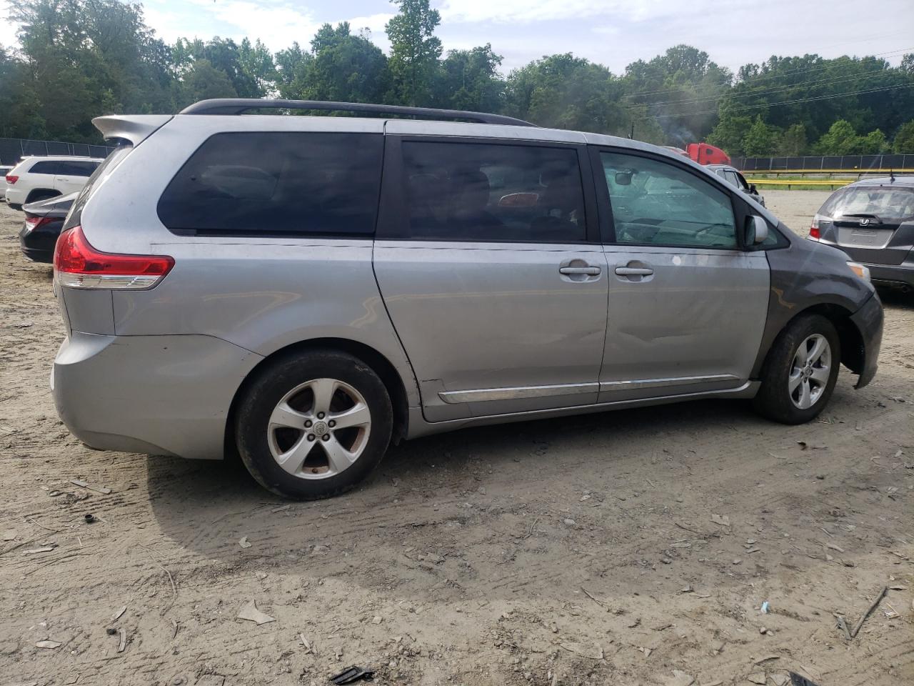 5TDKK3DC4BS097678 2011 Toyota Sienna Le