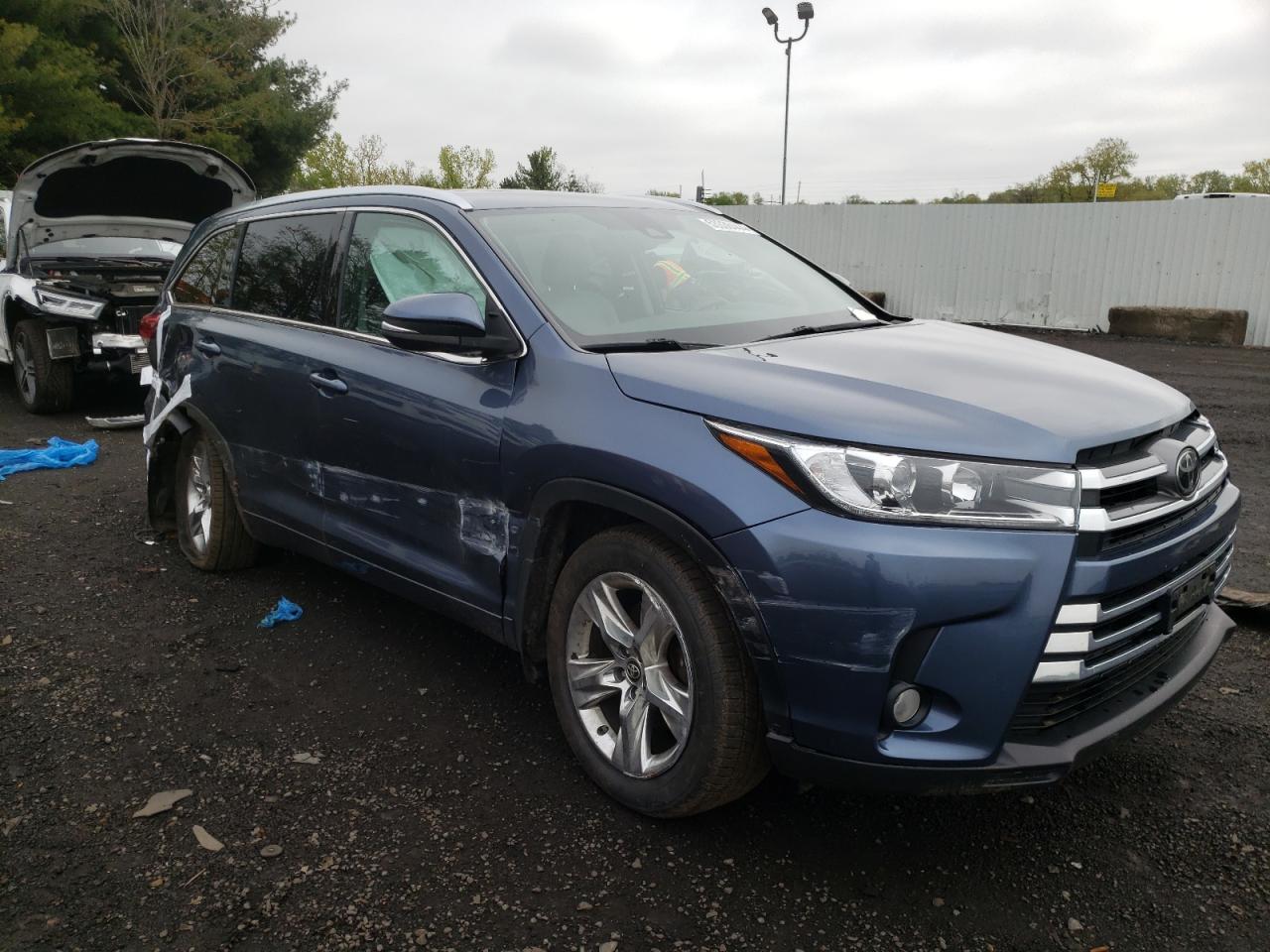 5TDDZRFH7HS364790 2017 Toyota Highlander Limited