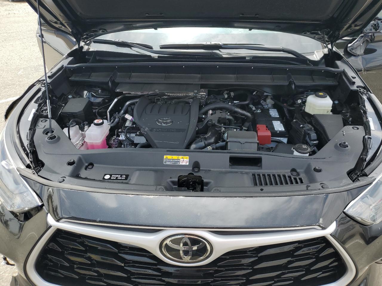 5TDKDRAH9RS534727 2024 Toyota Highlander Le