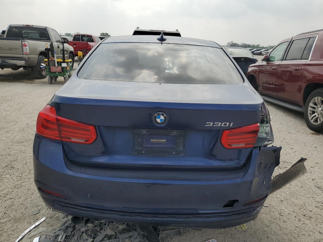 WBA8B9G53HNU50045 2017 BMW 330 I