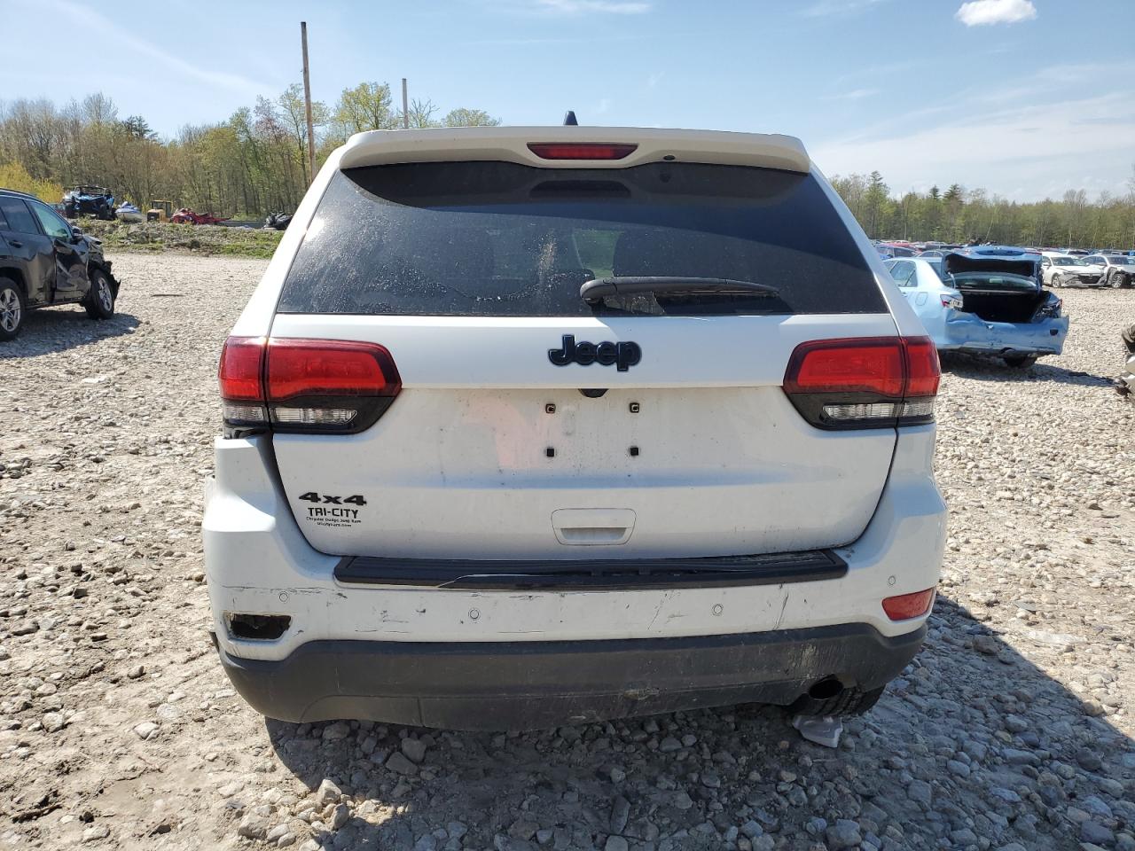 1C4RJFAG6JC352938 2018 Jeep Grand Cherokee Laredo