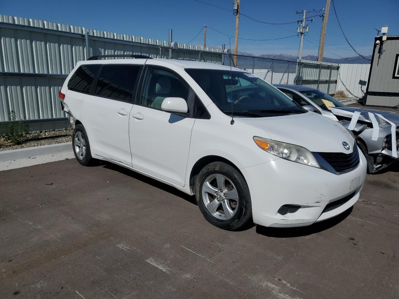 2012 Toyota Sienna Le vin: 5TDKK3DC8CS221422