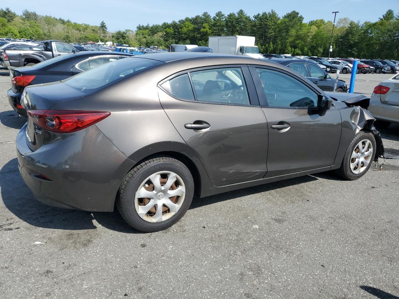 2014 Mazda 3 Sport vin: JM1BM1U78E1122925