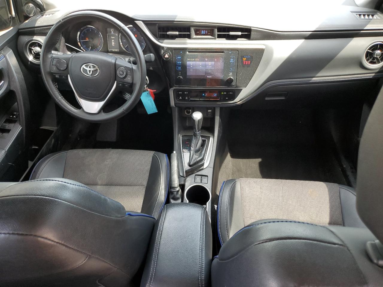 2T1BURHE3JC020588 2018 Toyota Corolla L