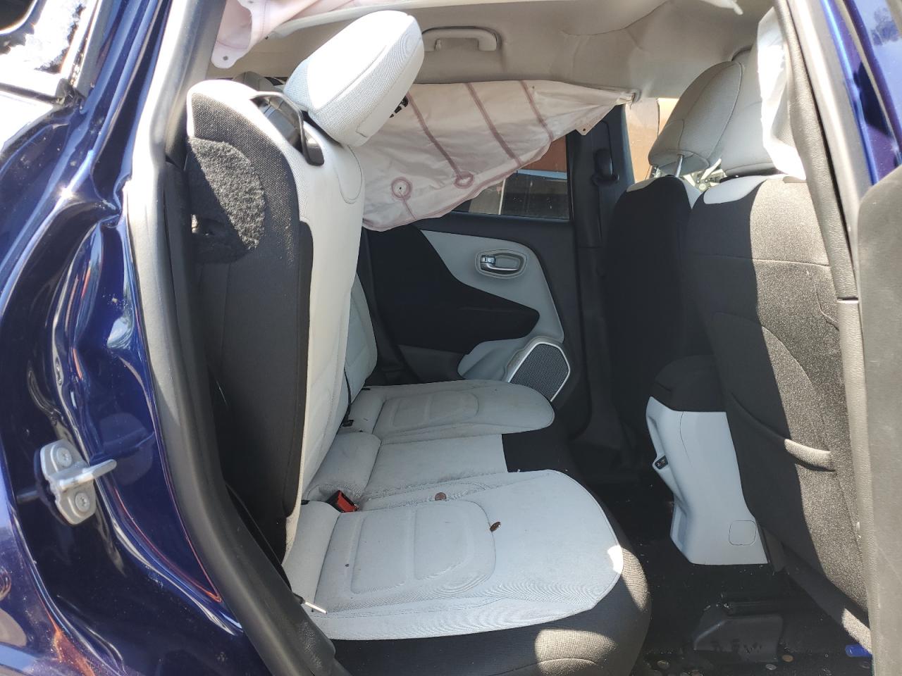 ZACCJBBB2JPH32033 2018 Jeep Renegade Latitude