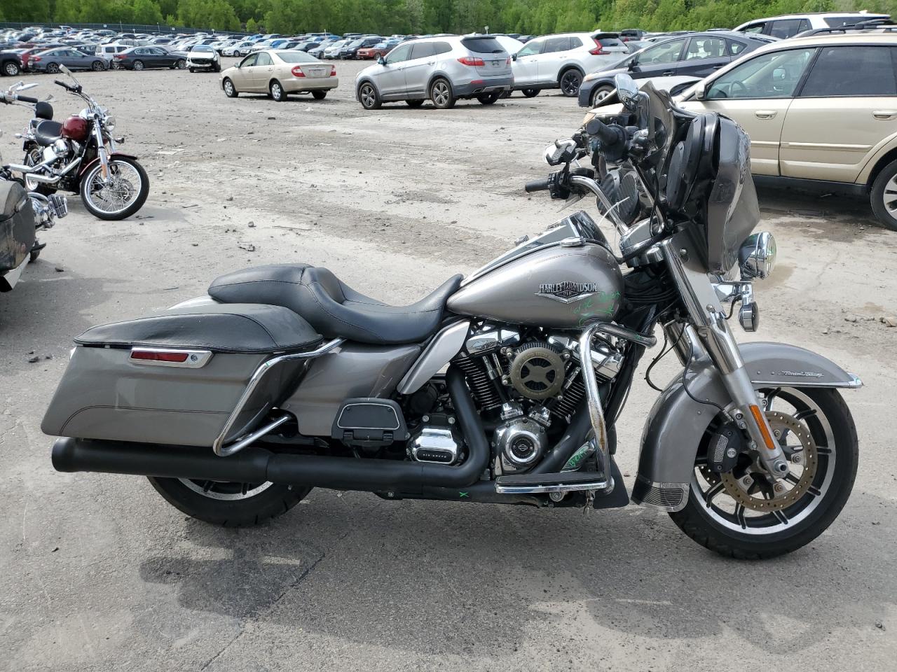 1HD1FBC13HB666609 HARLEY-DAVIDSON FLHR ROAD 2017