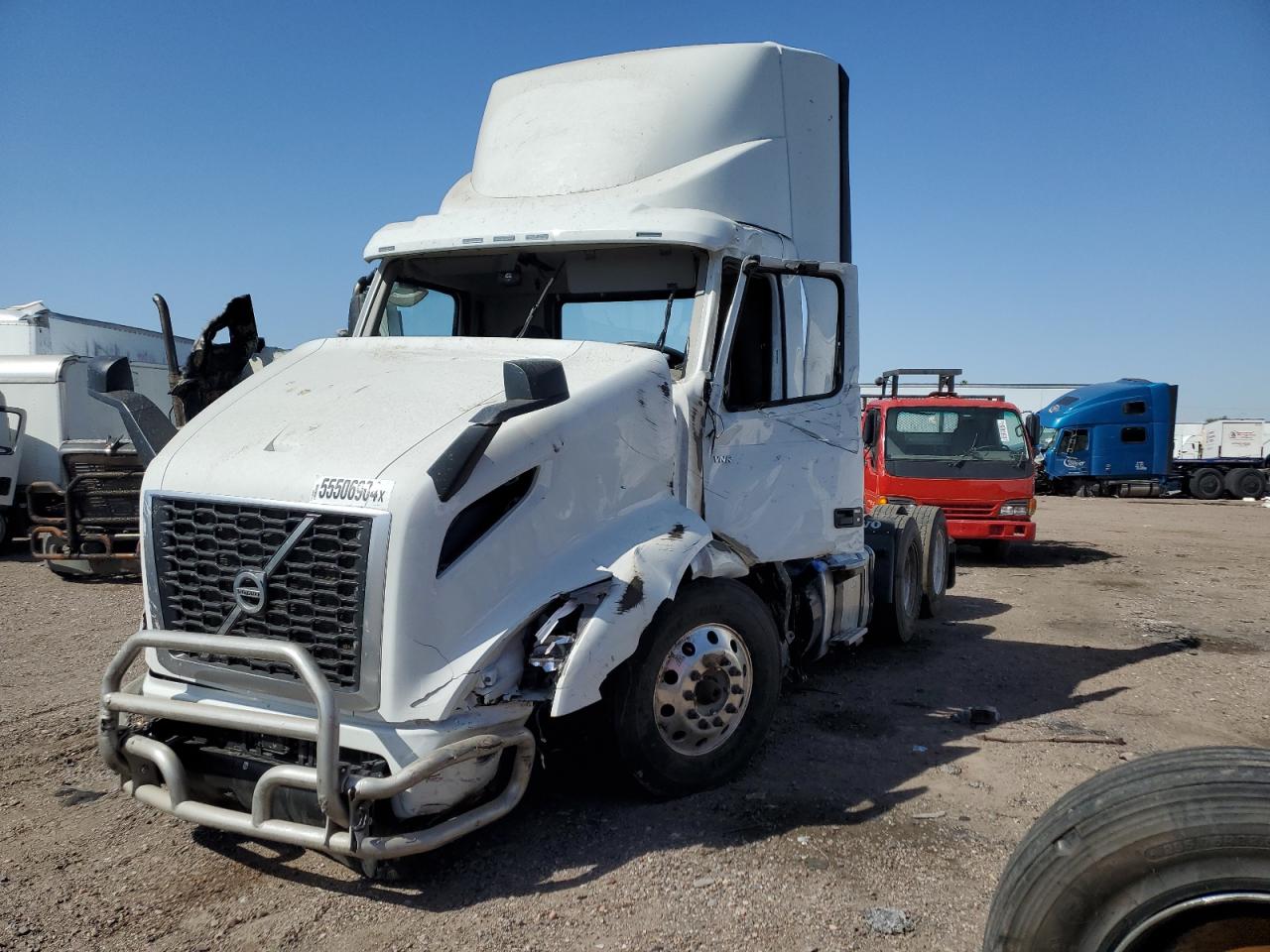 4V4WC9EH8PN622769 2023 Volvo Vnr