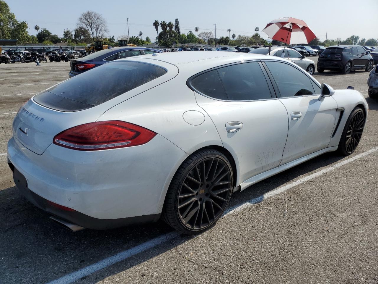 WP0AA2A73FL004124 2015 Porsche Panamera 2