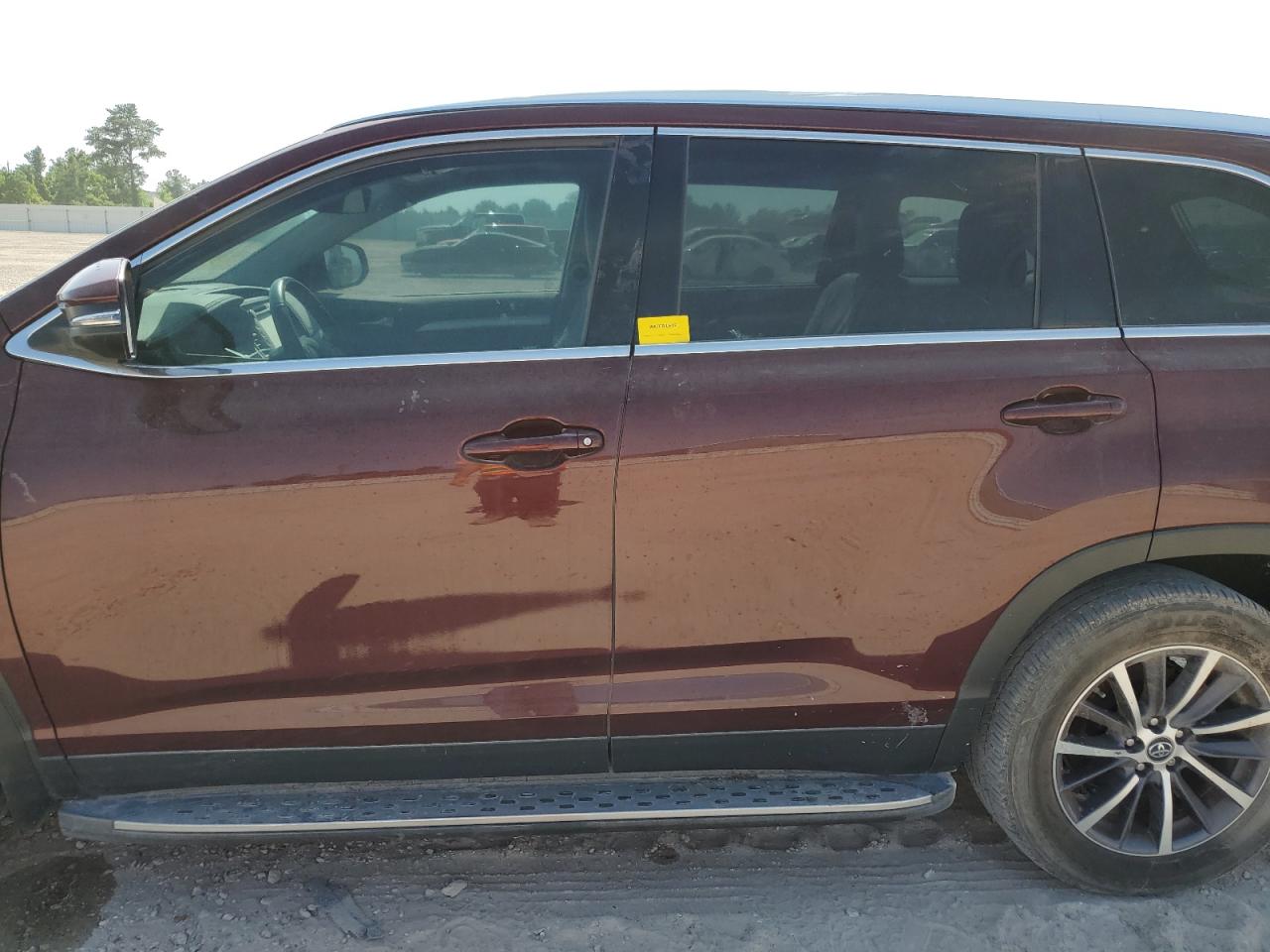 5TDKZRFH5KS359828 2019 Toyota Highlander Se