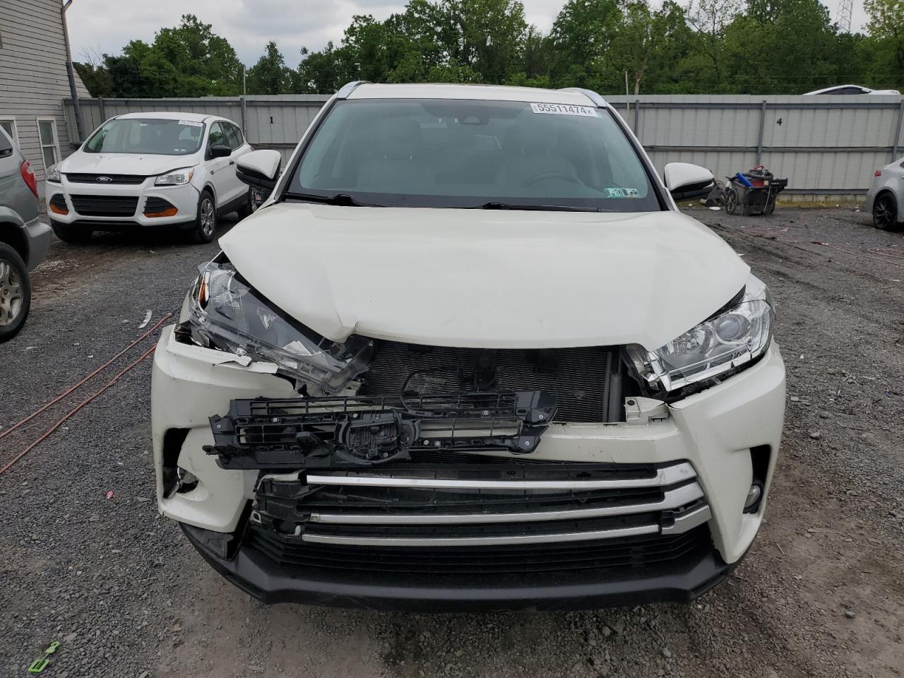 5TDJZRFH8KS612863 2019 Toyota Highlander Se