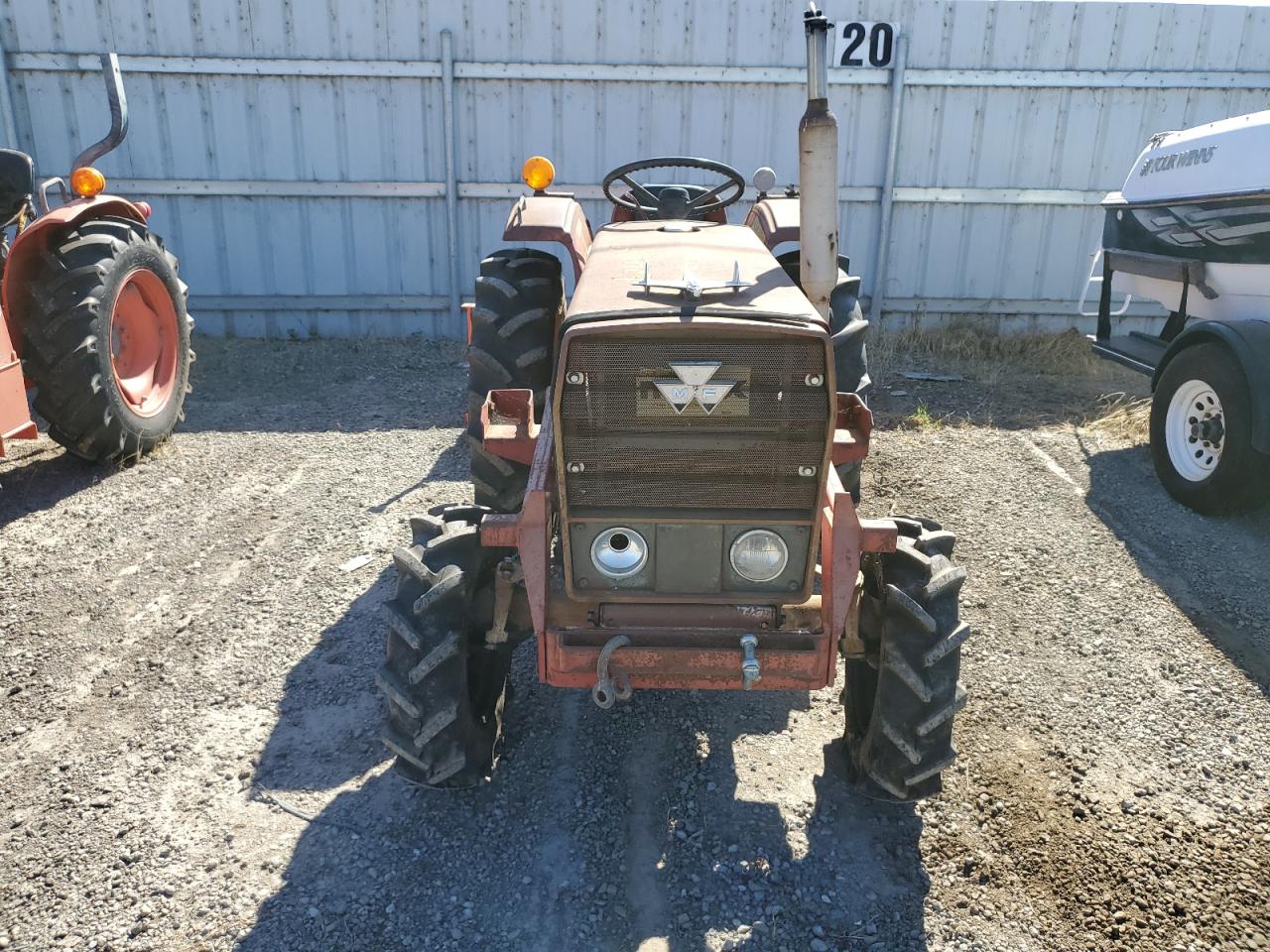 F126M01563 1985 Maserati Tractor