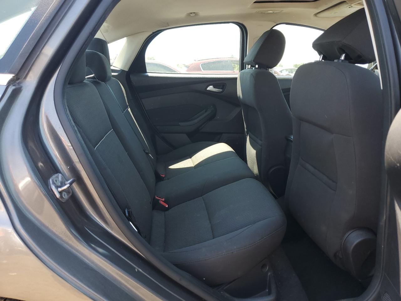 1FAHP3H2XCL437731 2012 Ford Focus Sel