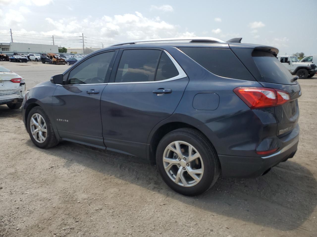 3GNAXKEX8JS594095 2018 Chevrolet Equinox Lt