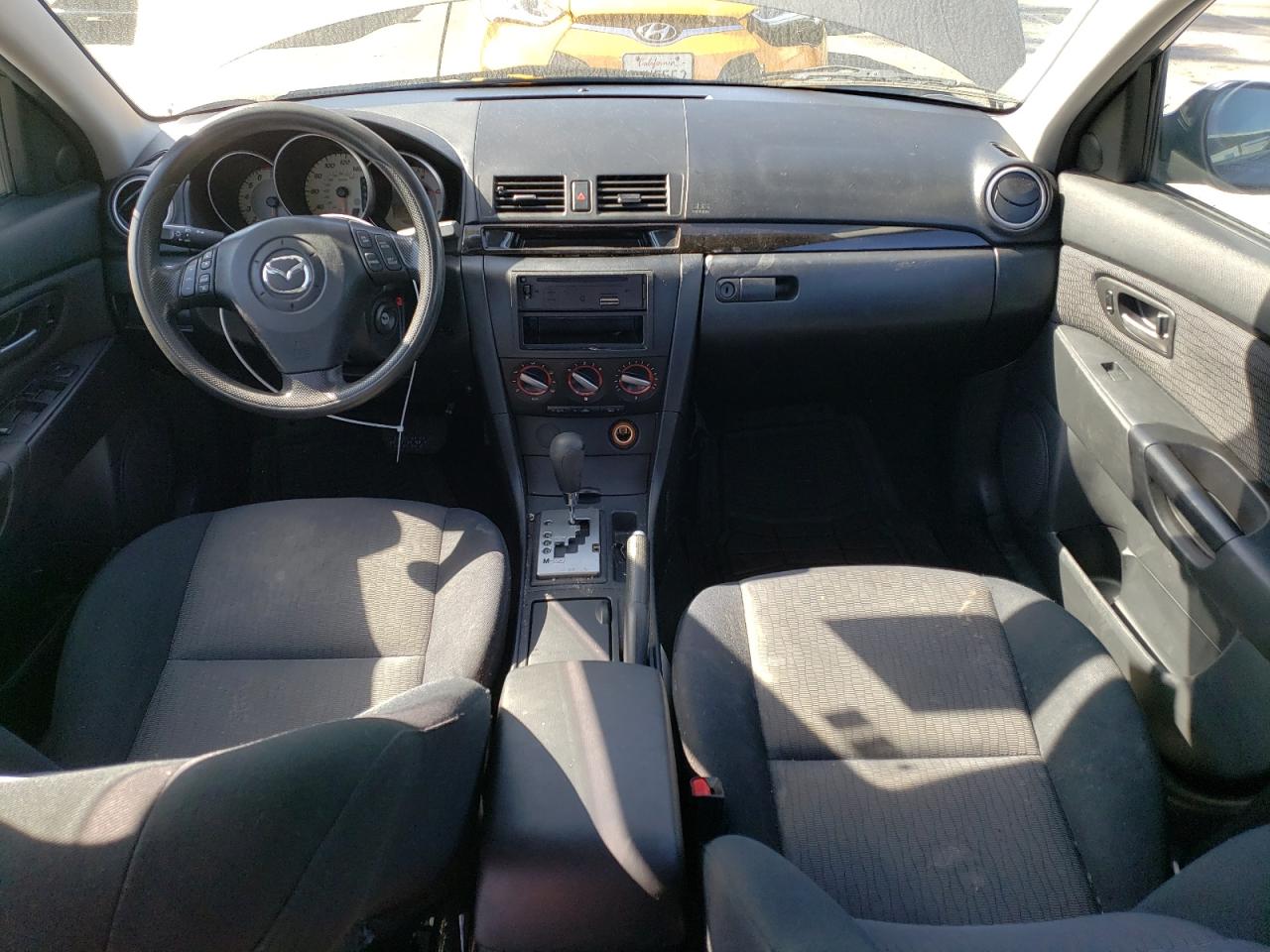 JM1BK12GX81861503 2008 Mazda 3 I