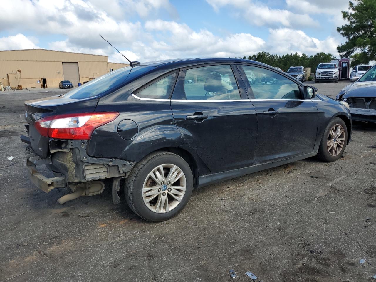 1FAHP3H2XCL338777 2012 Ford Focus Sel